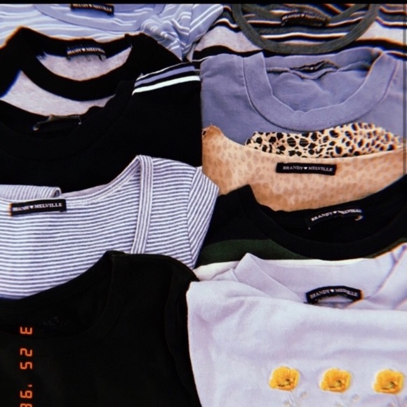 BRANDY MELVILLE MYSTERY BOX - Picture 2 of 3